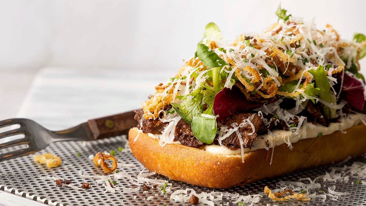 NoBeef Steak Sandwich med lök, tryffel och parmesan – Recept